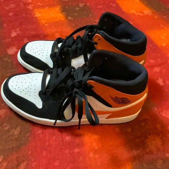 NIKE AIR JORDAN 1 MID - Shattered Backboard Starfish Black/Orange - Size 8